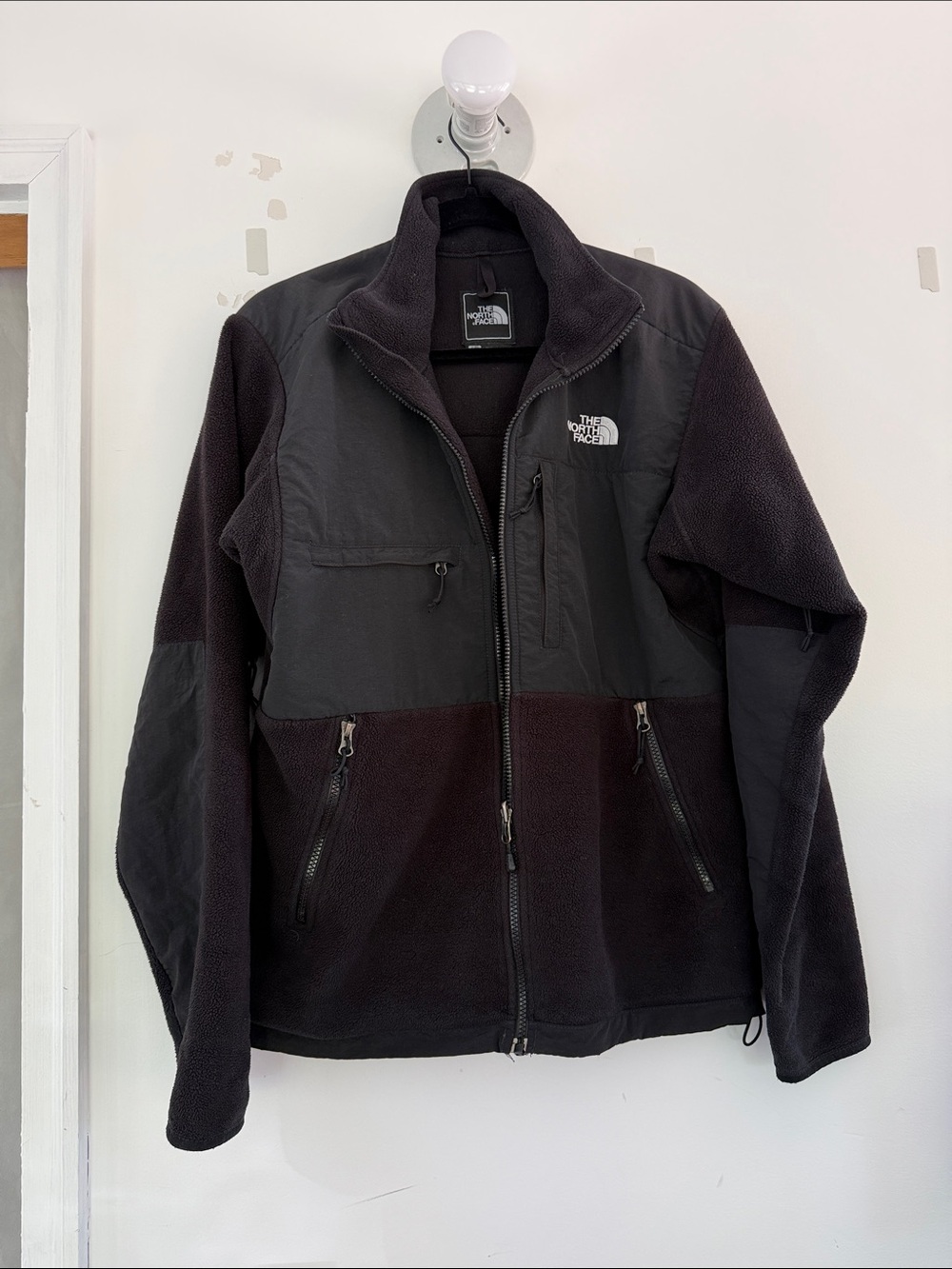The North Face Men’s Dark Gray Fleece Jacket Small